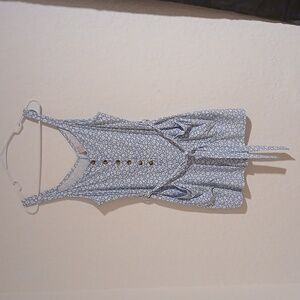 ​No Boundaries Light Blue Floral Button-Front Romper with Pockets - Size L (11-1